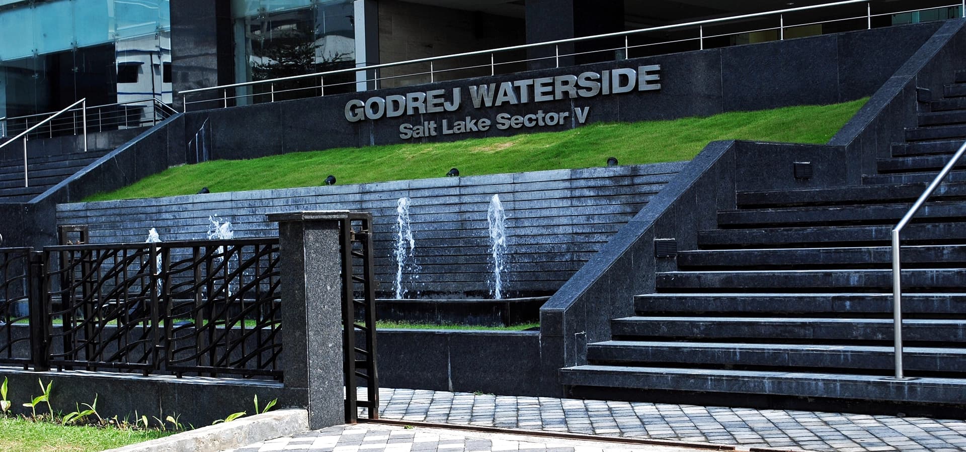 Godrej Waterside Banner02